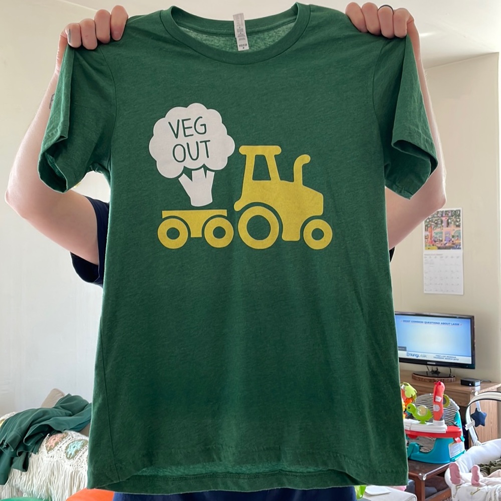 VEG OUT t shirt 🥦🚜🌱